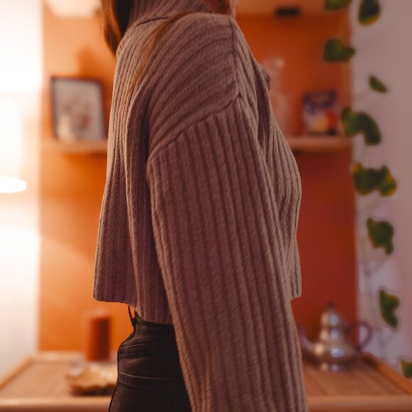 Grey Cropped Sweater - Picture 3 of 3